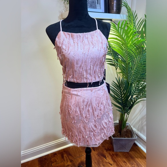 Lulu’s Making Magic Blush Pink Fringe Lace-Up Two-Piece Open Back Top & Skirt M - Picture 3 of 11